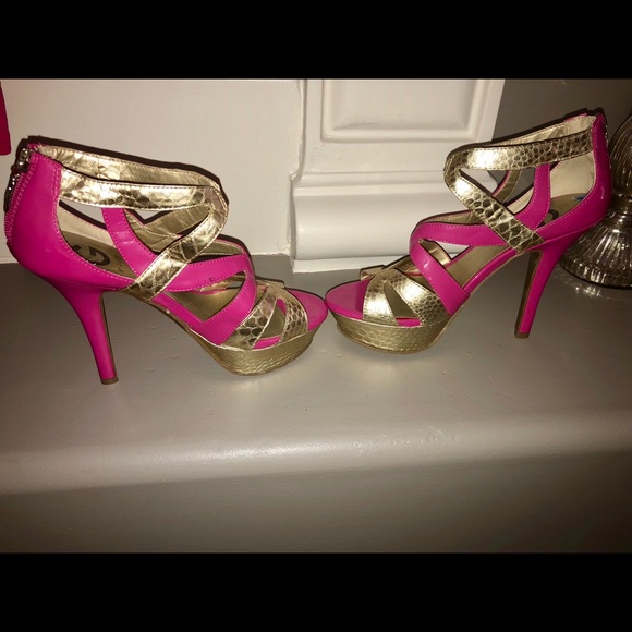 SEXY Stilettos by Guess! AMAZING and Comfortable!SO BARBIE!Fits like a 7!💖 - Picture 3 of 4